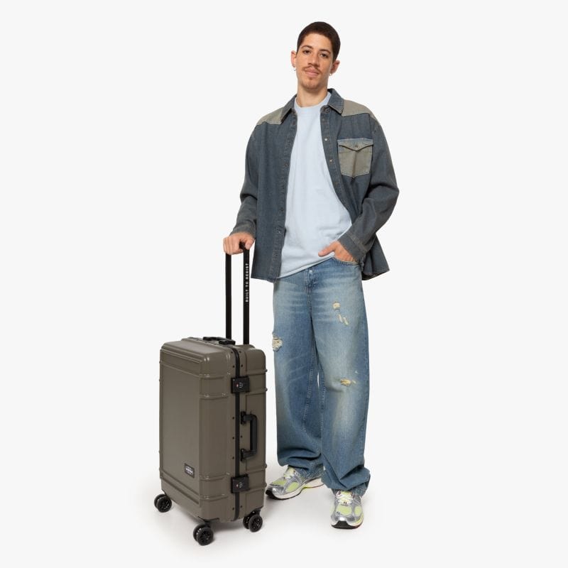 RESIST'R CASE M ARMY OLIVE